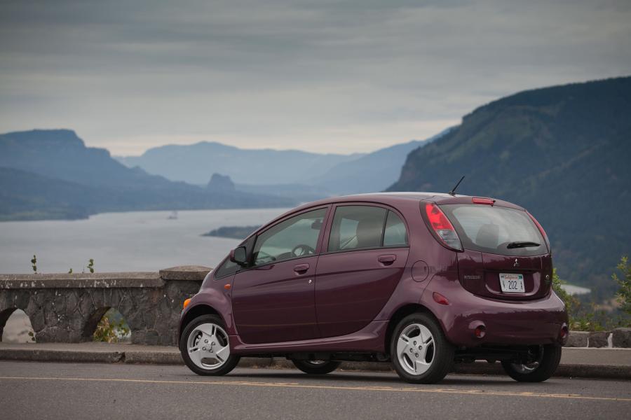  Mitsubishi i-MiEV 2012 года  (US) (фото 93 из 234)